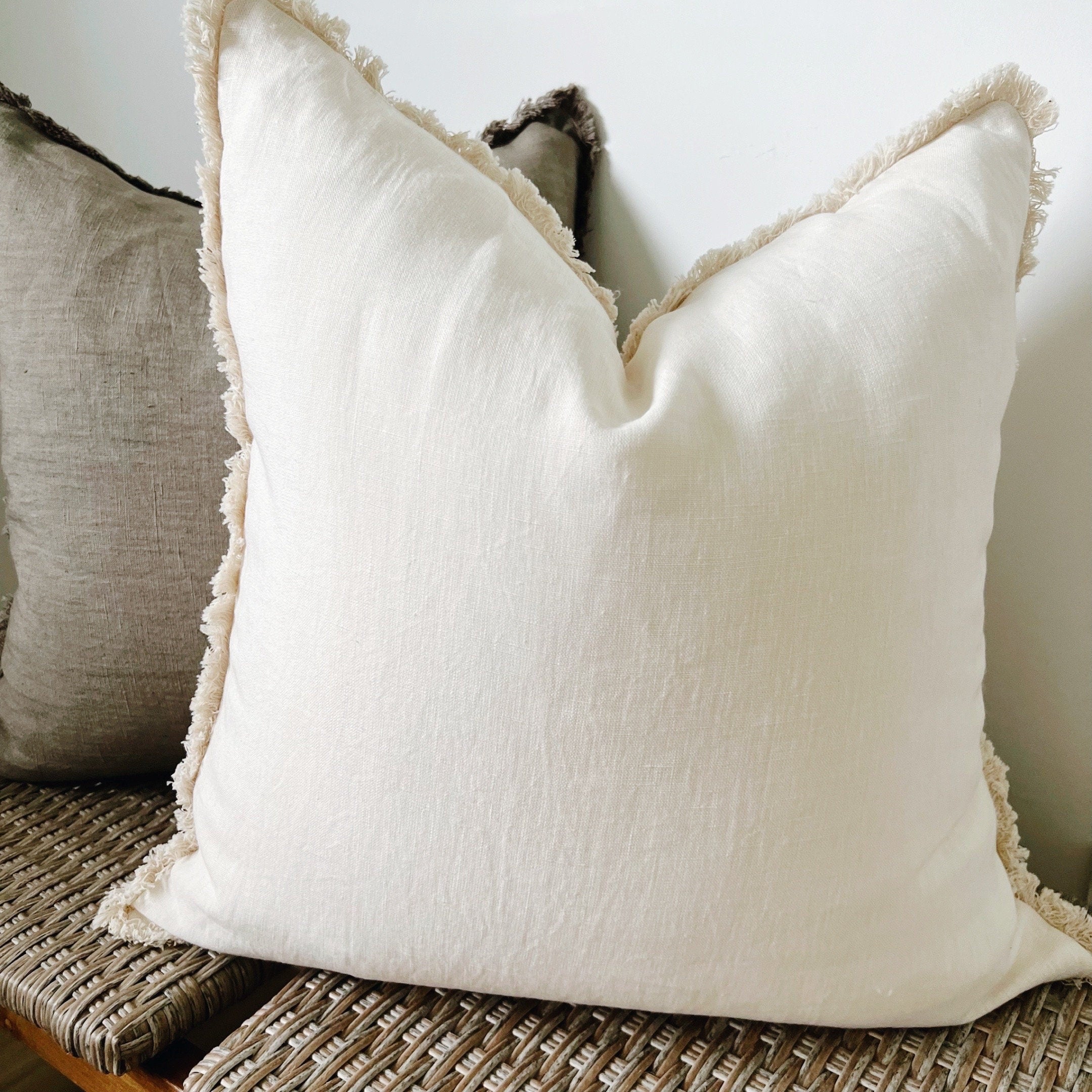 White hotsell linen pillows